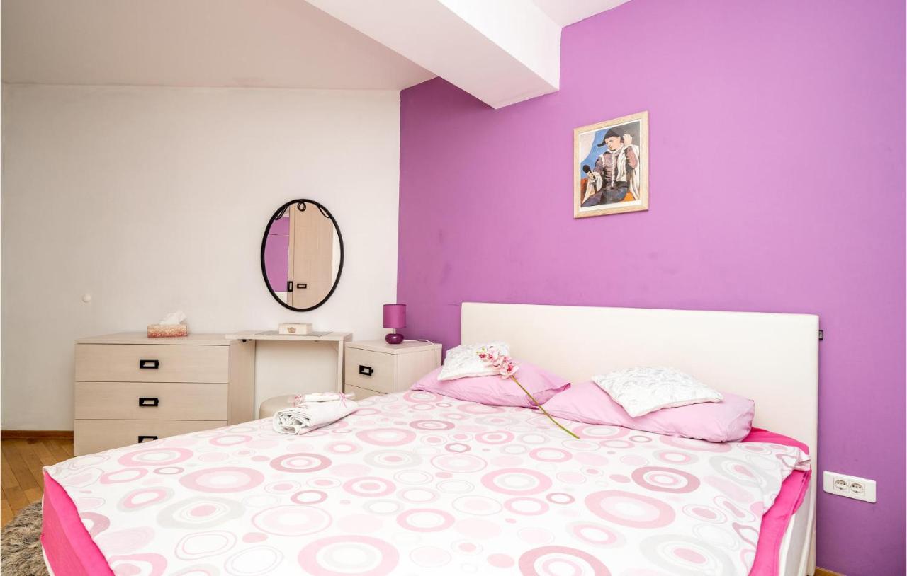 1 Bedroom Amazing Apartment In Dubrovnik Exteriör bild