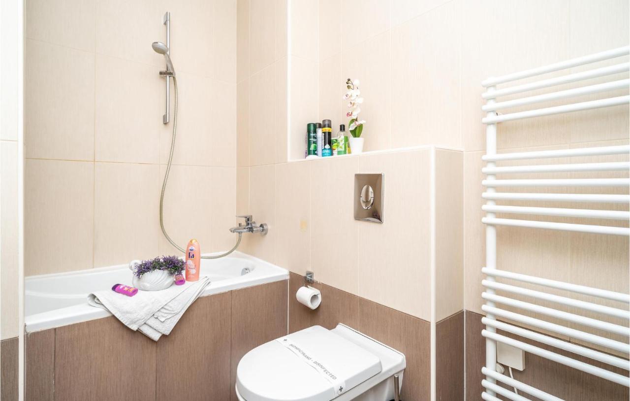 1 Bedroom Amazing Apartment In Dubrovnik Exteriör bild